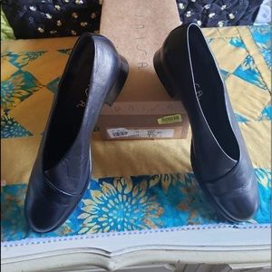 Unisa black leather loafers. Used, size 8.5